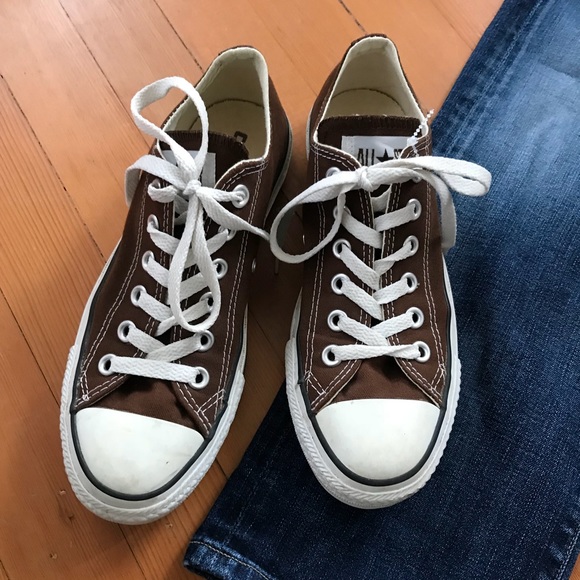 chocolate brown converse